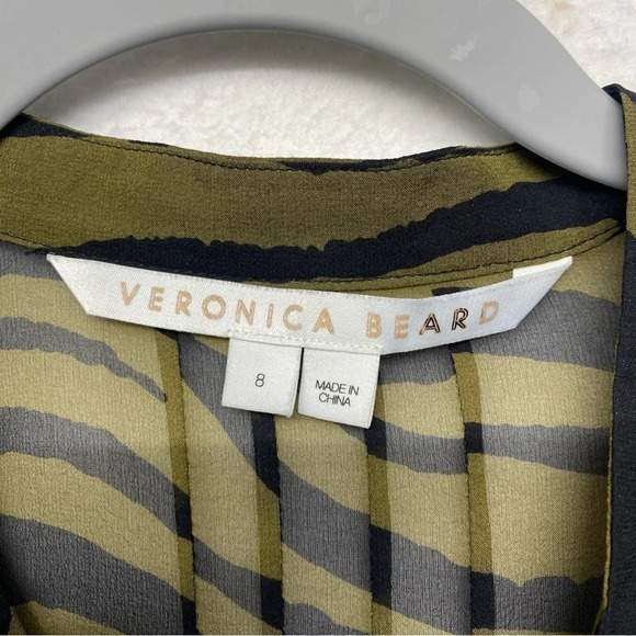 VERONICA BEARD - CAMILLA SILK ZEBRA TOP IN OLIVE - SIZE 8 - Picture 12 of 16